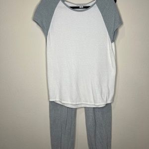 Barefoot Dreams medium lounge set pajamas